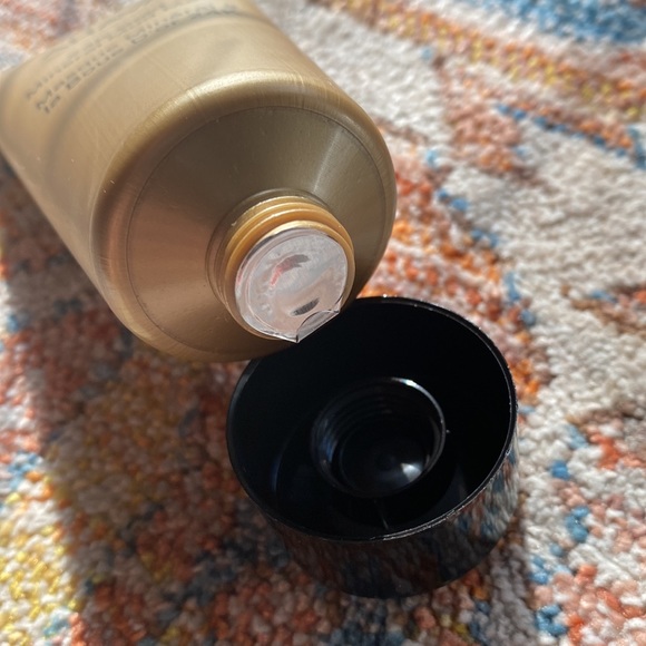 AHAVA 24k Gold Mineral Mud Mask - Picture 3 of 4